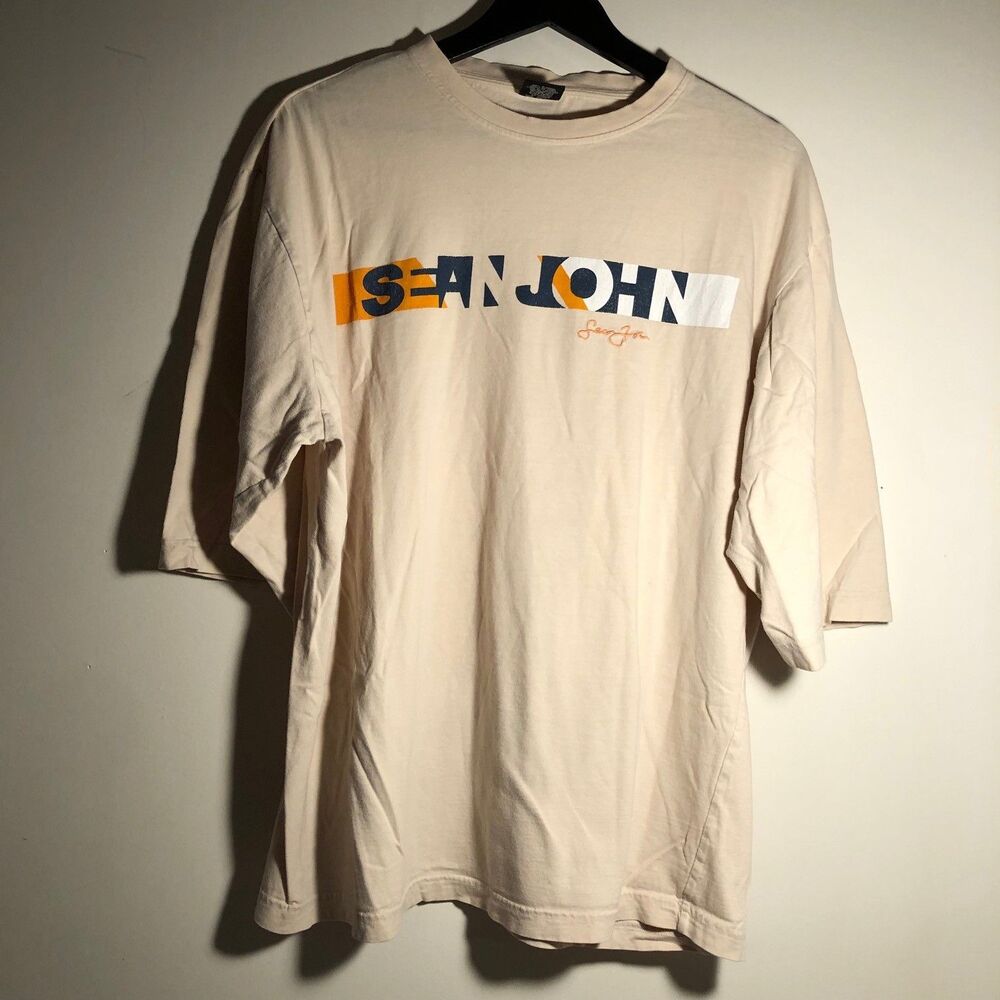 Sean john Y2K style tee 22 pit to pit size large vintage